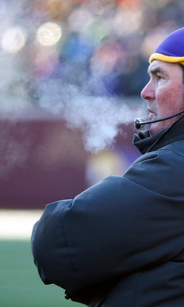 Zimmer fires Vikings assistant coach after line struggles